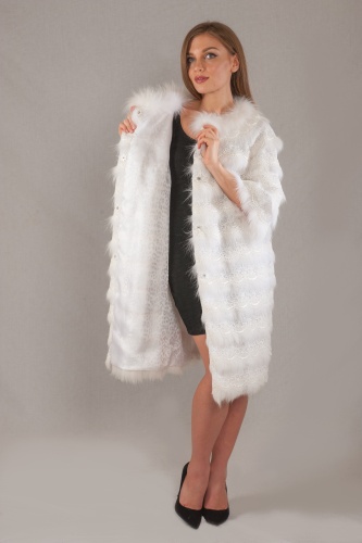 Пальто из меха арктической лисицы расшитой с кружевом фото 14