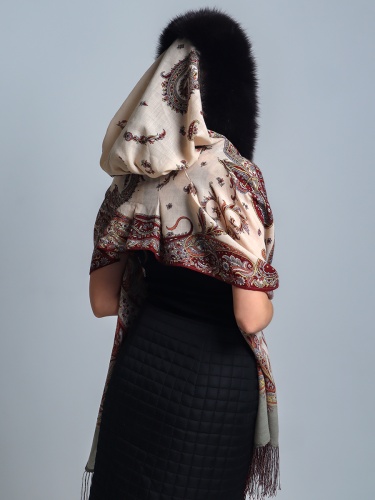 Палантин капюшон с мехом из песца и павлопосадский платок фото 5